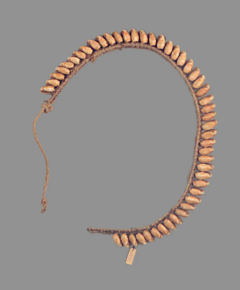 Stirnschmuck
