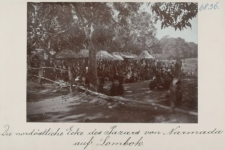 Die nordöstliche Ecke des Bazars von Narmada auf Lombok