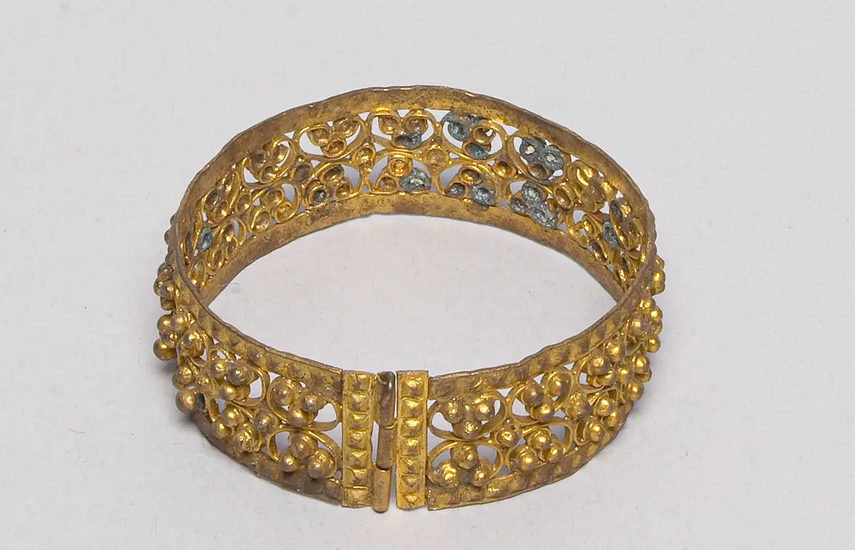 Armschmuck
