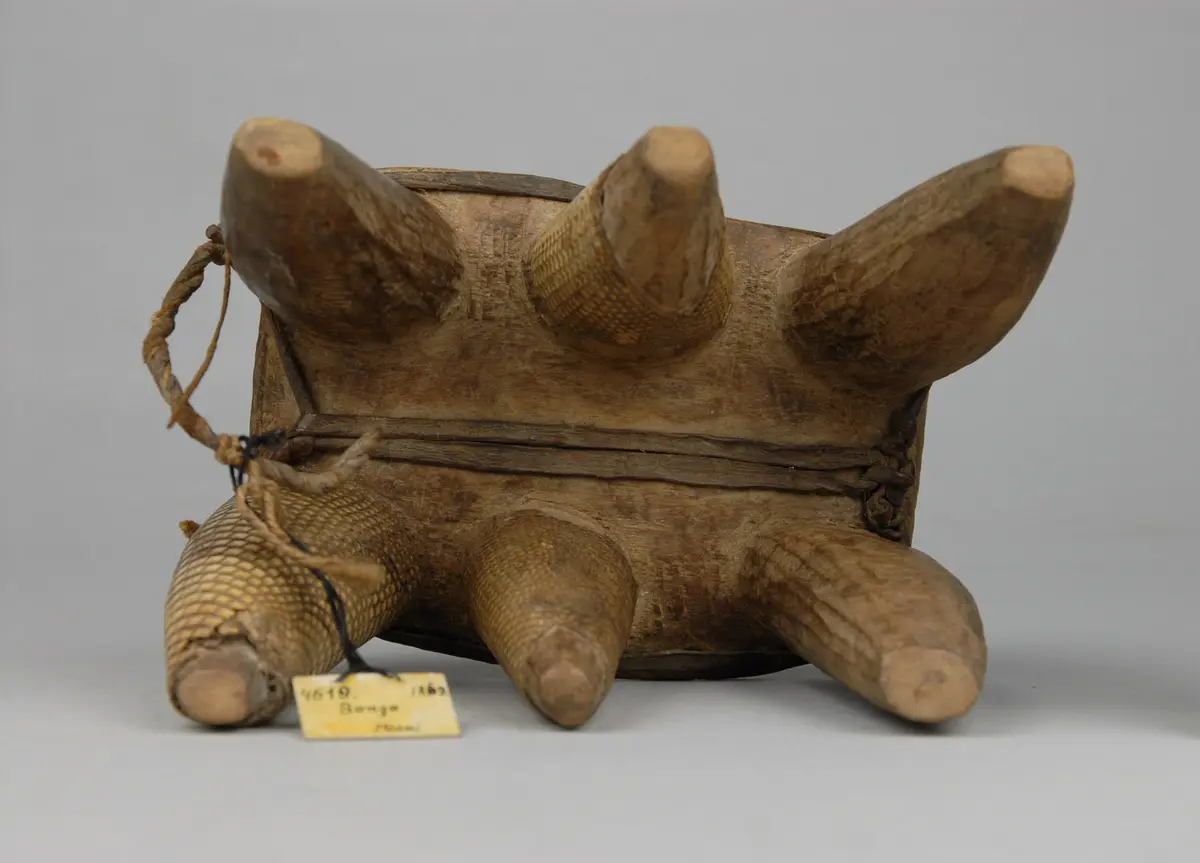 Holzschemel