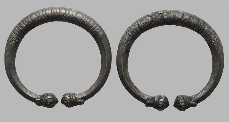 Armschmuck