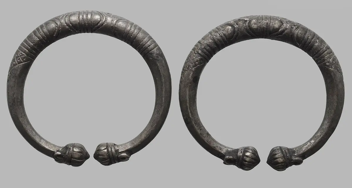 Armschmuck