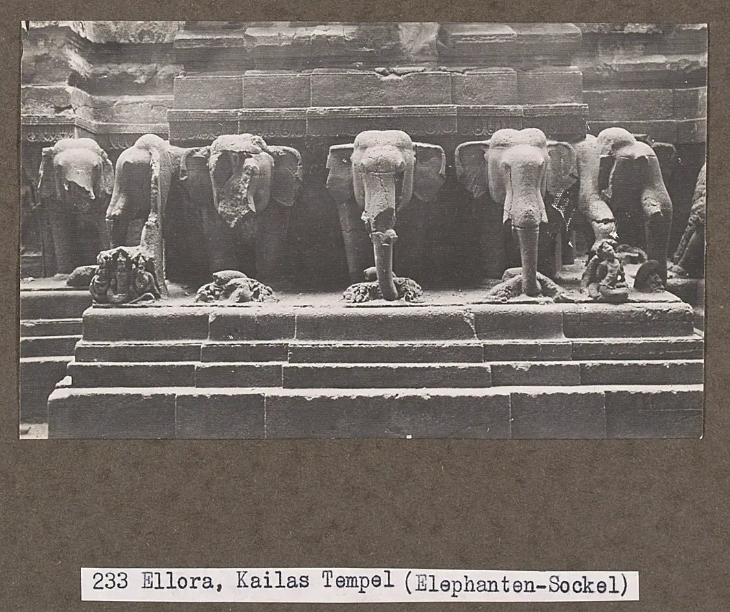 233 Ellora, Kailasa Tempel (Elephanten-Sockel)