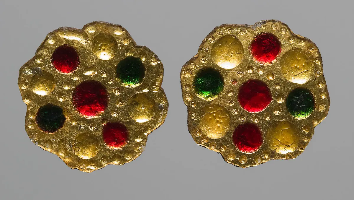 Stirnschmuck