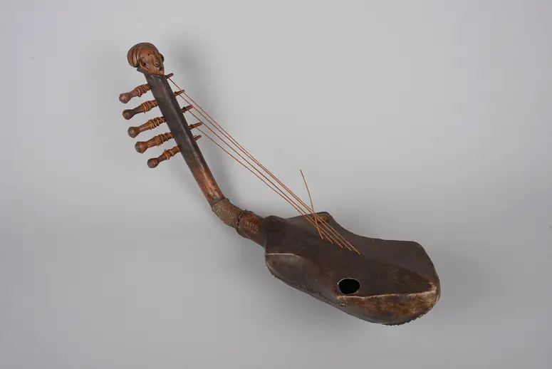 Instrument: Bogenharfe