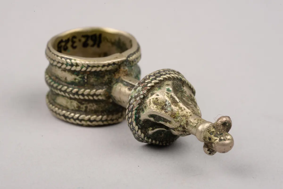 Ring