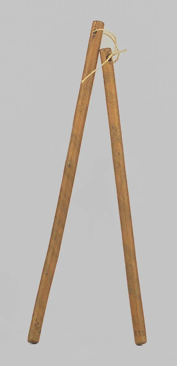 Beschnitzte Hölzchen