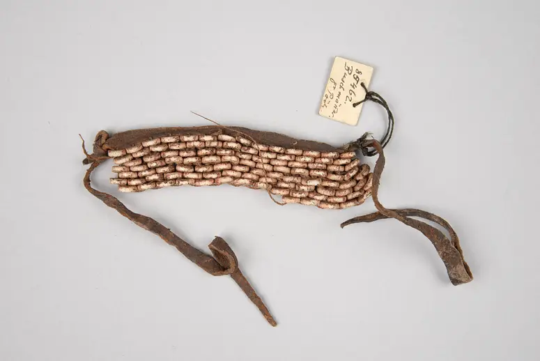 Stirnschmuck