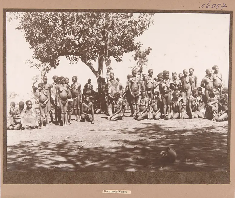 Karamoja-Weiber