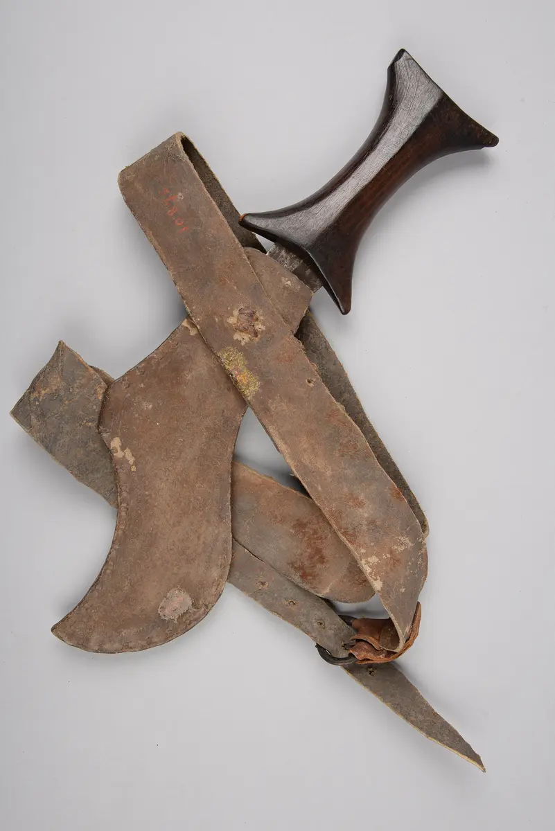 Dolchmesser mit Gurt