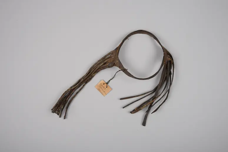 Beinschmuck für Jäger