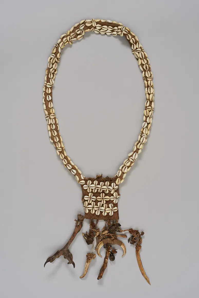 Brustschmuck