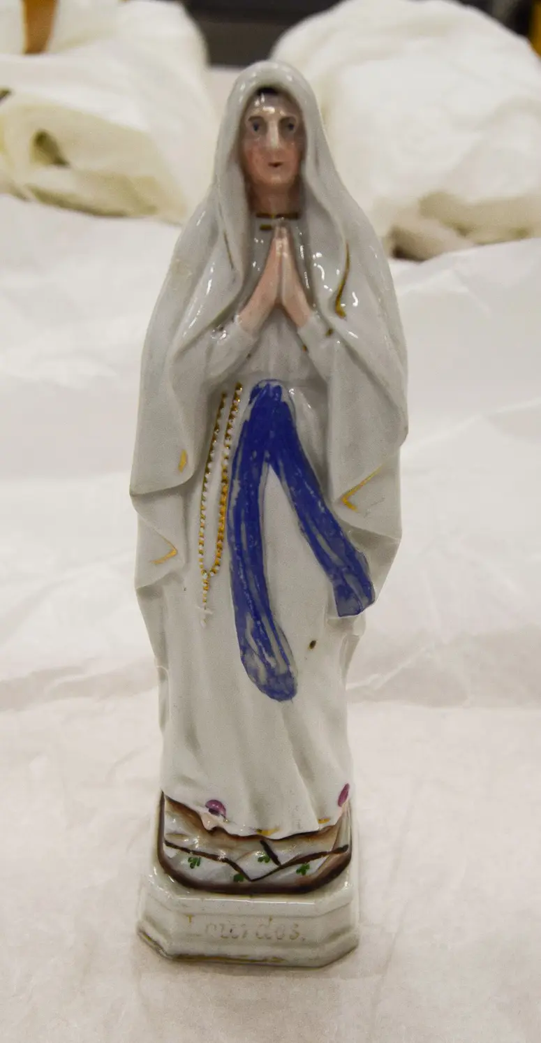 Marienfigur aus Porzellan