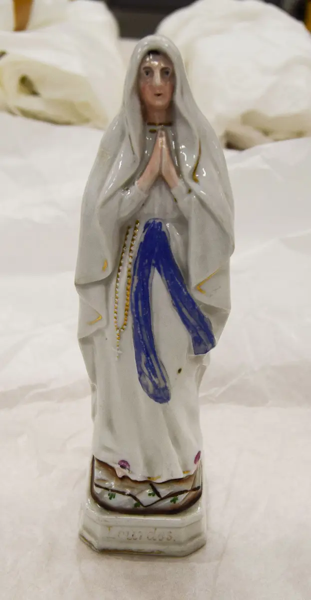 Marienfigur aus Porzellan