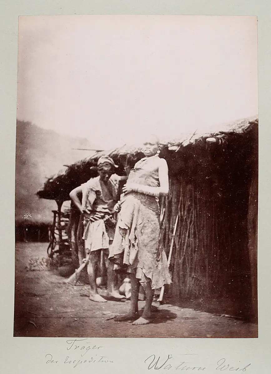 Träger der Expedition. Waturu Weib