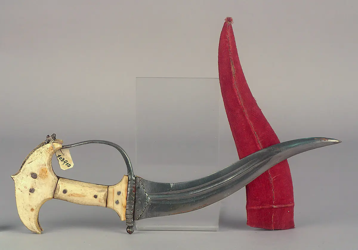 Dagger with scabbard