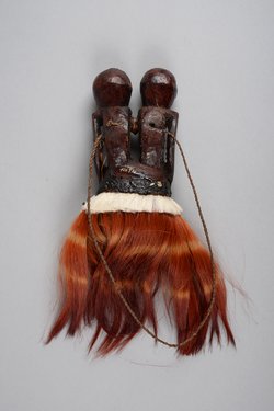 Brustschmuck