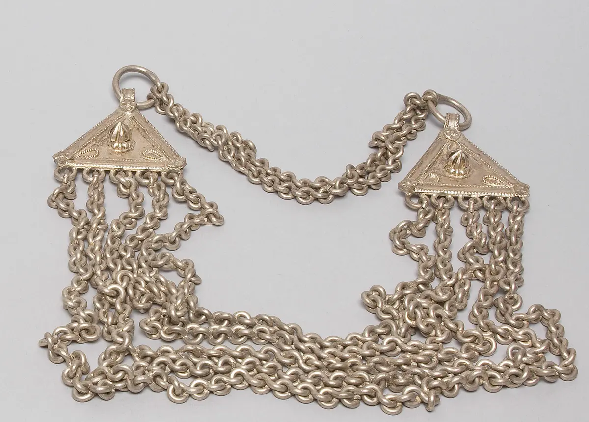 Brustschmuck