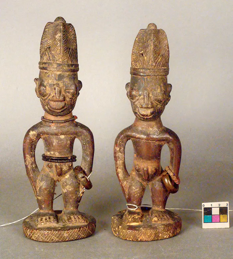Männliche Ibeji Zwillingsfigur