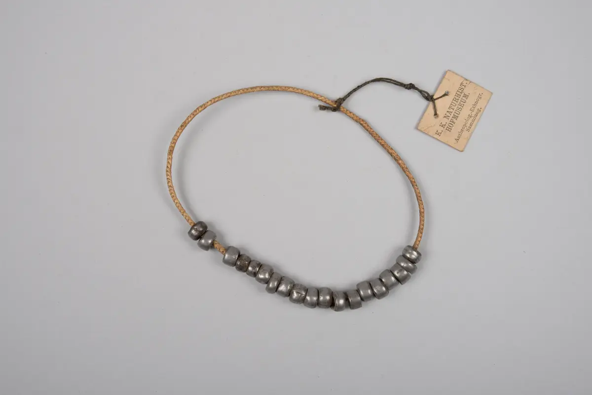 Beinschmuck