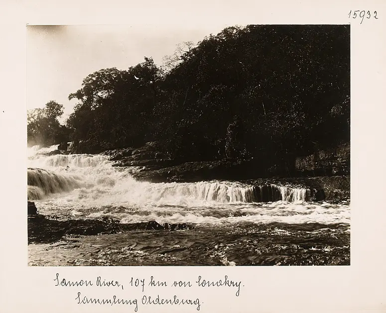 Samou-River (Pandanus), 107 km von Conakry