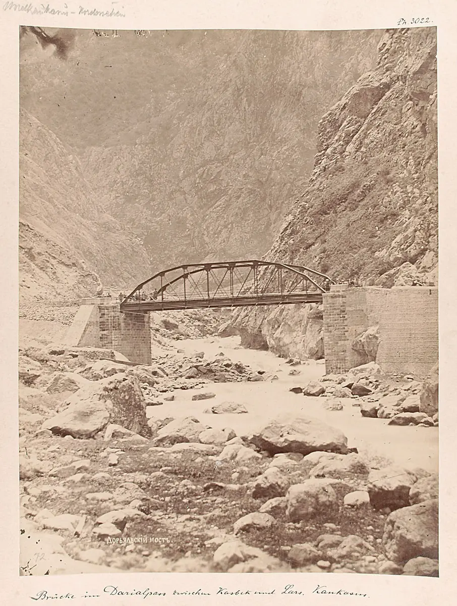 Die Brücke über den Terek im Darjalpass