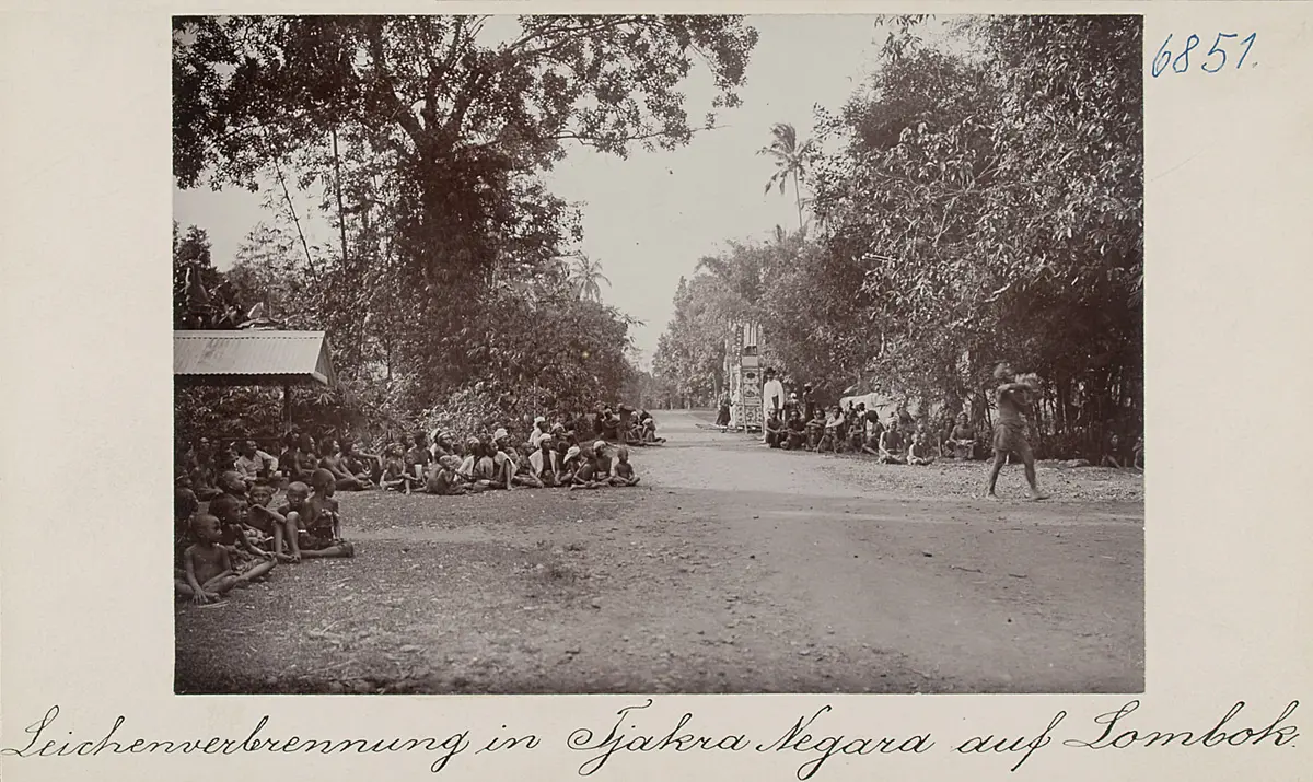 Leichenverbrennung in Tjakra Negara auf Lombok