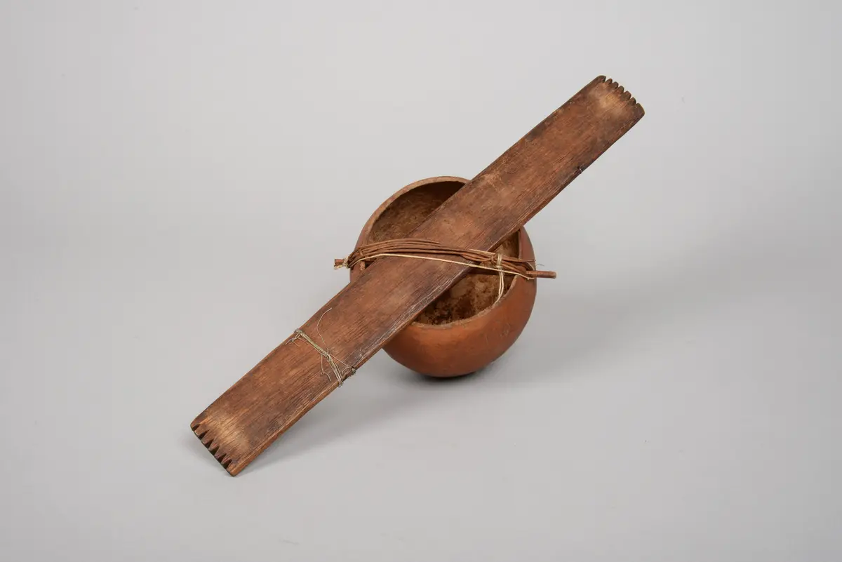 Instrument: Lute (missing strings)