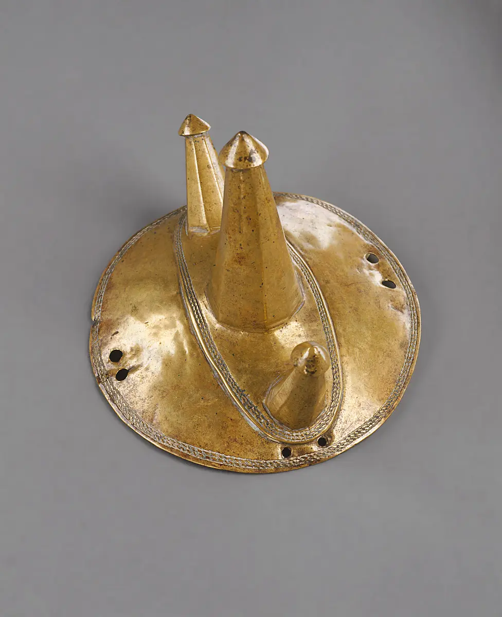 Phallic headdress