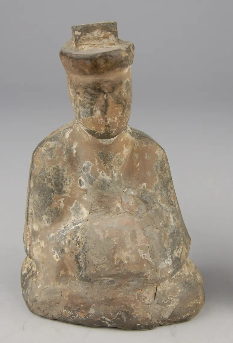 Grabfigur, Sitzender Mann