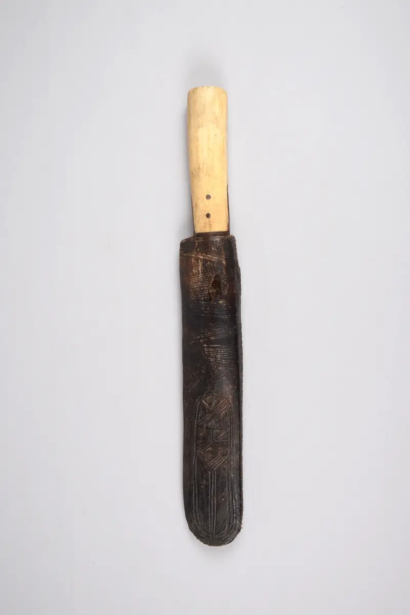 Messer mit Scheide