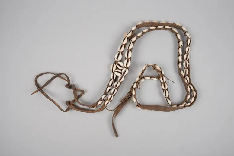 Rückenschmuck