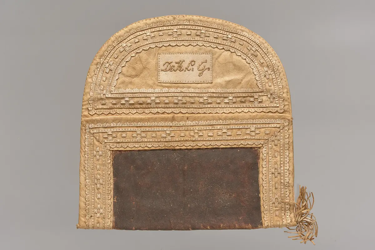 Tasche mit Initialen „Dr K L G“ des Sammlers Dr. Karl Ludwig Giesecke