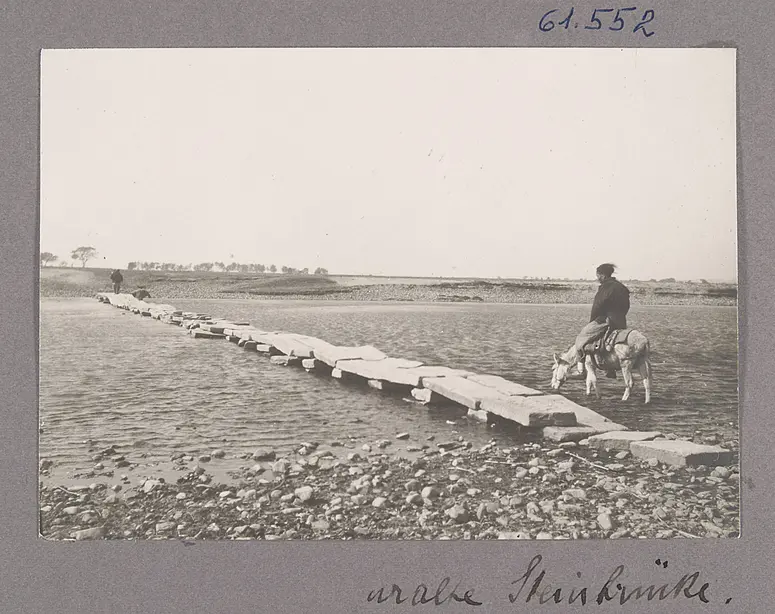 Shanhaiguan 山海關 / 山海关, Hebei Provinz.. Uralte Steinbrücke