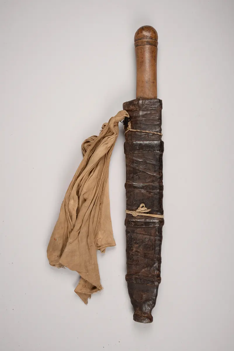 Messer mit Scheide