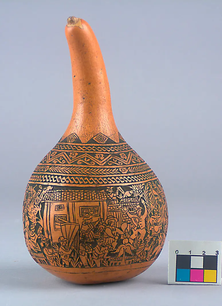 Kalebasse mit Ritzdekor