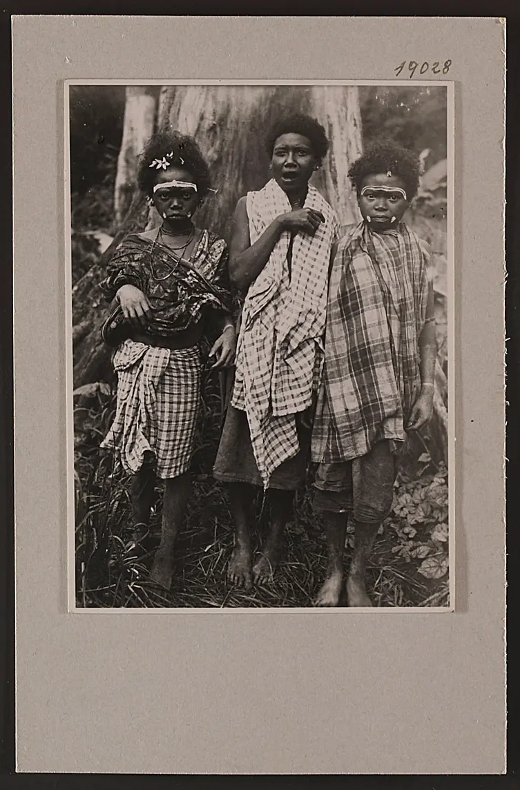 Mädchen mit Gesichtsbemalung