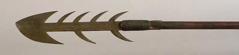 Throwing spear