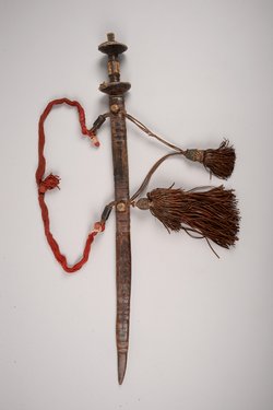 Schwert mit Scheide
