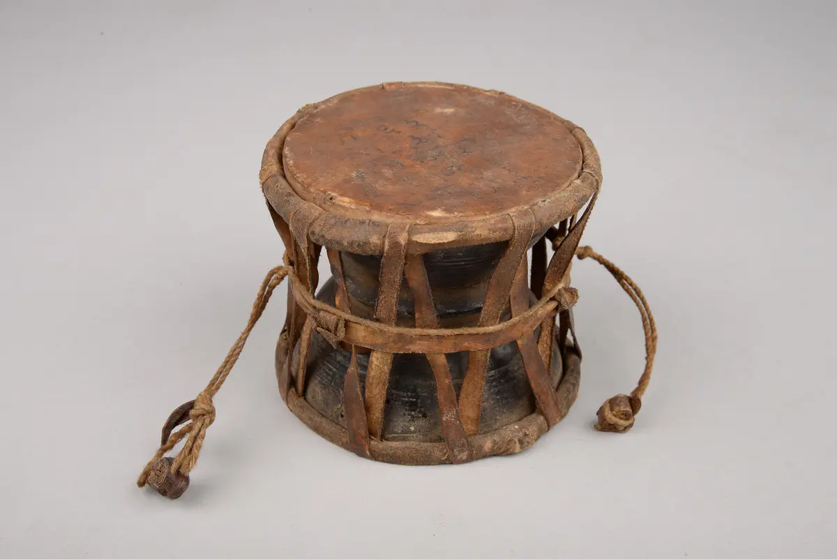 Hand drum (damaru)