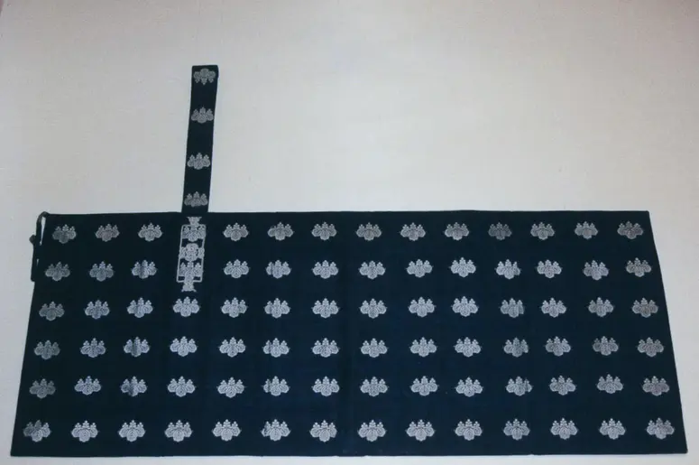 Priesterumhang mit kiri Wappen
