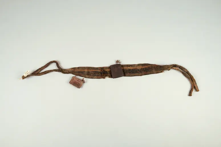 Stirnschmuck