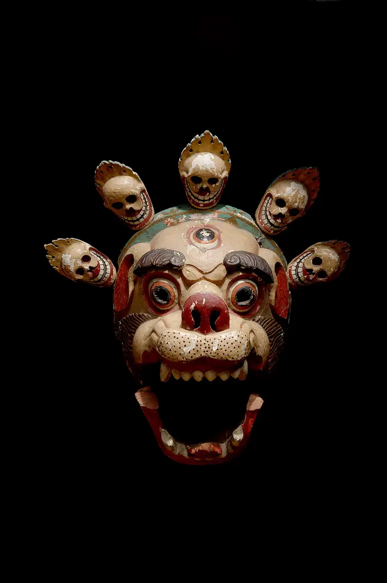 Maske eines Schneelöwen