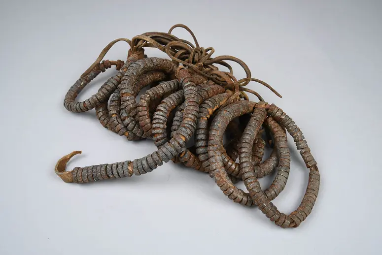 Beinschmuck