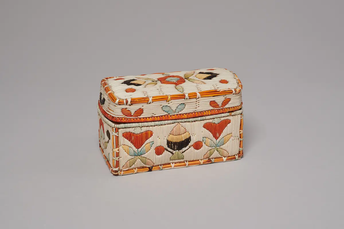 Quilled box