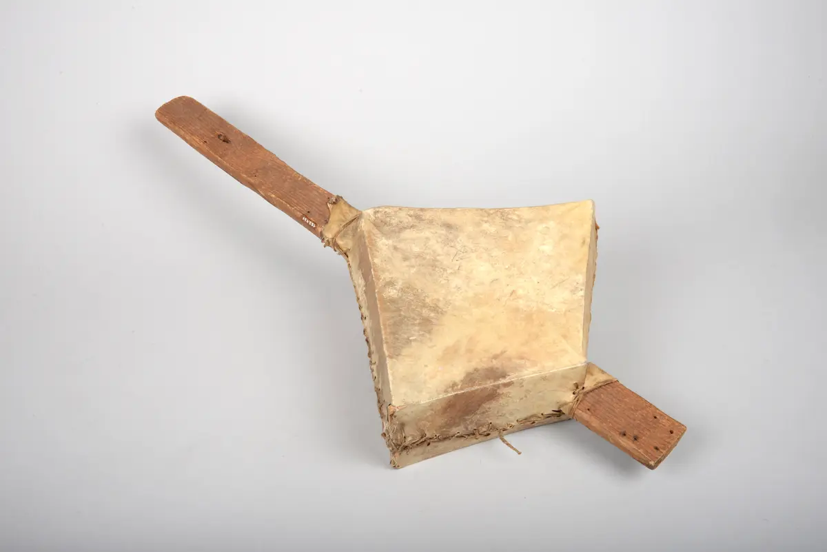 Instrument: Laute (Fehlende Saiten)