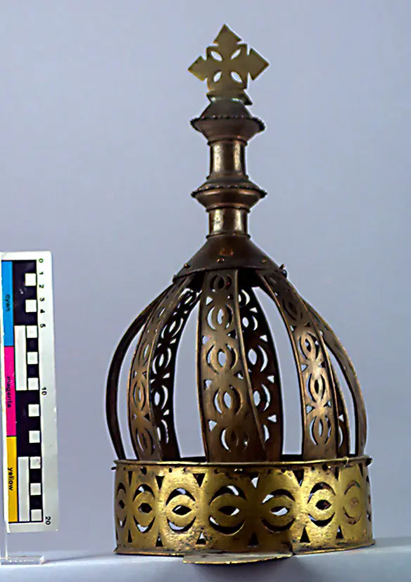 Crown of a deacon or priest