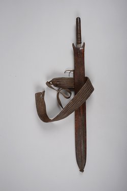 Schwert mit Scheide