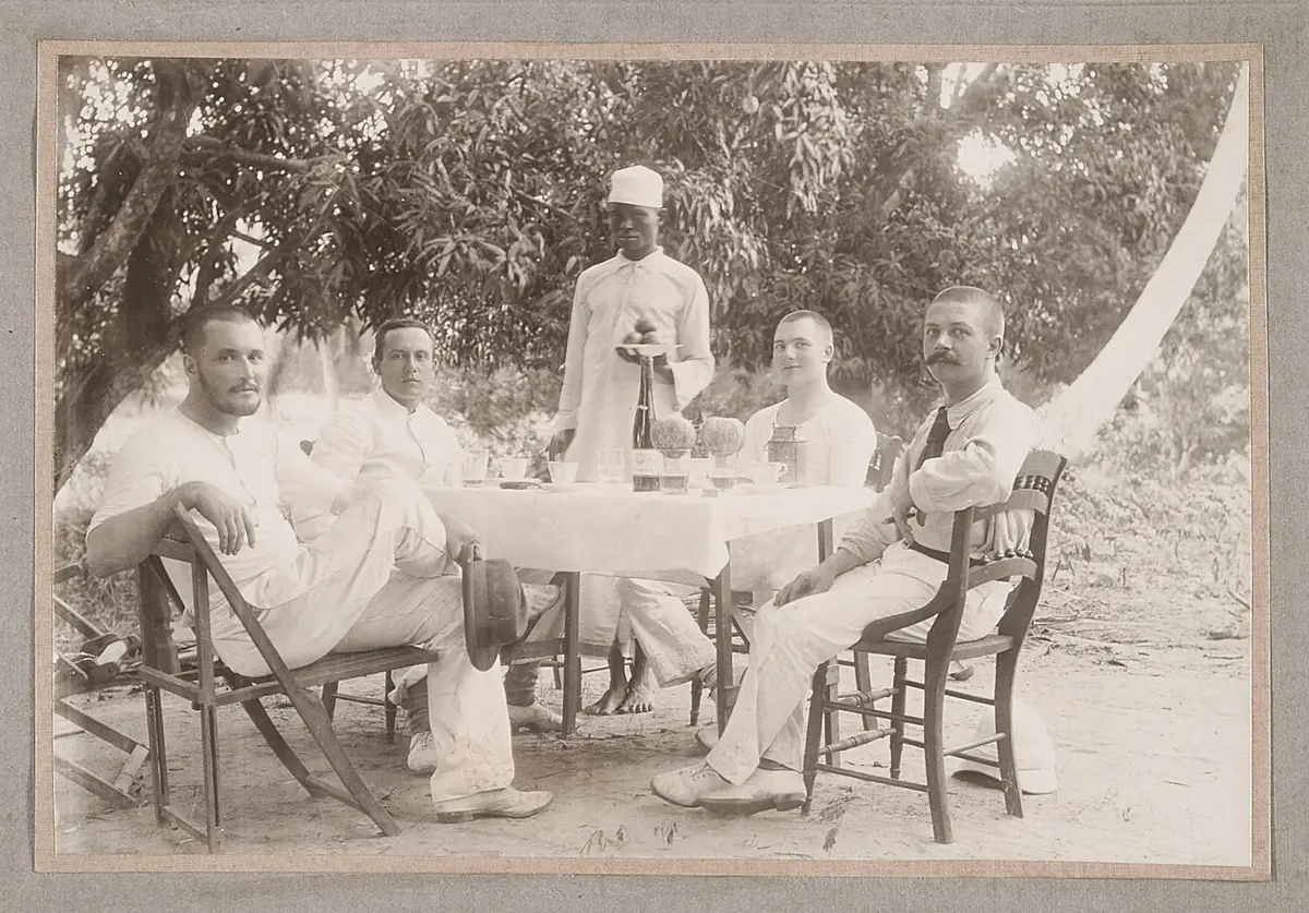 Oskar Baumann, Referendar Heine, Makoa Kivunga, Korn jun., Korn sen.; New Years Day 1896