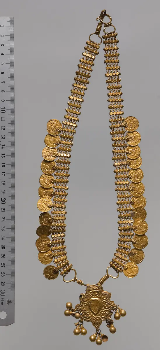 Brustschmuck